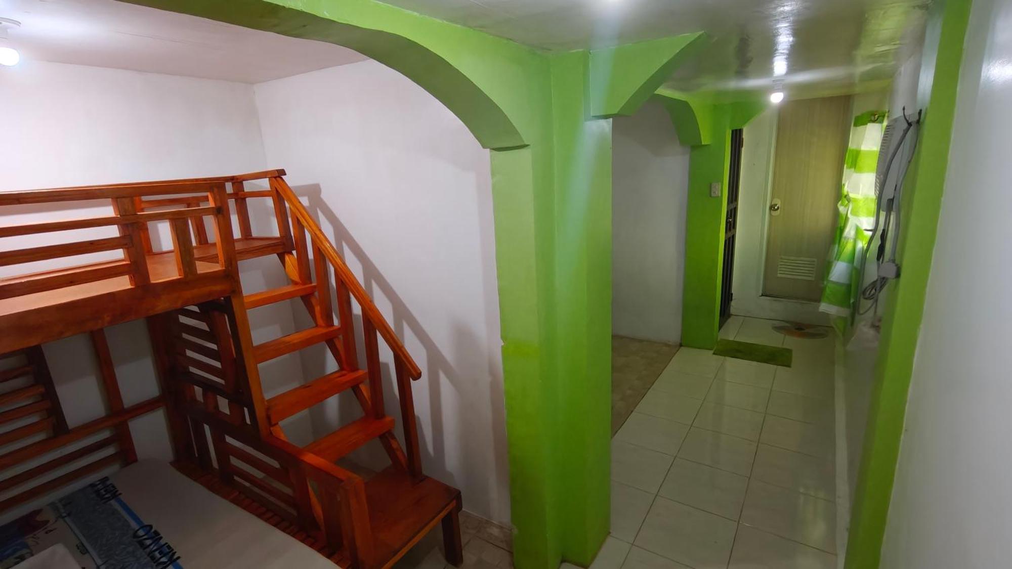 Guanna'S Place Room And Resto Bar Logon Exterior photo