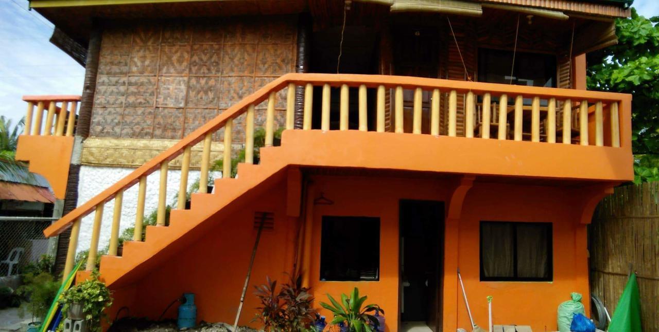 Guanna'S Place Room And Resto Bar Logon Exterior photo