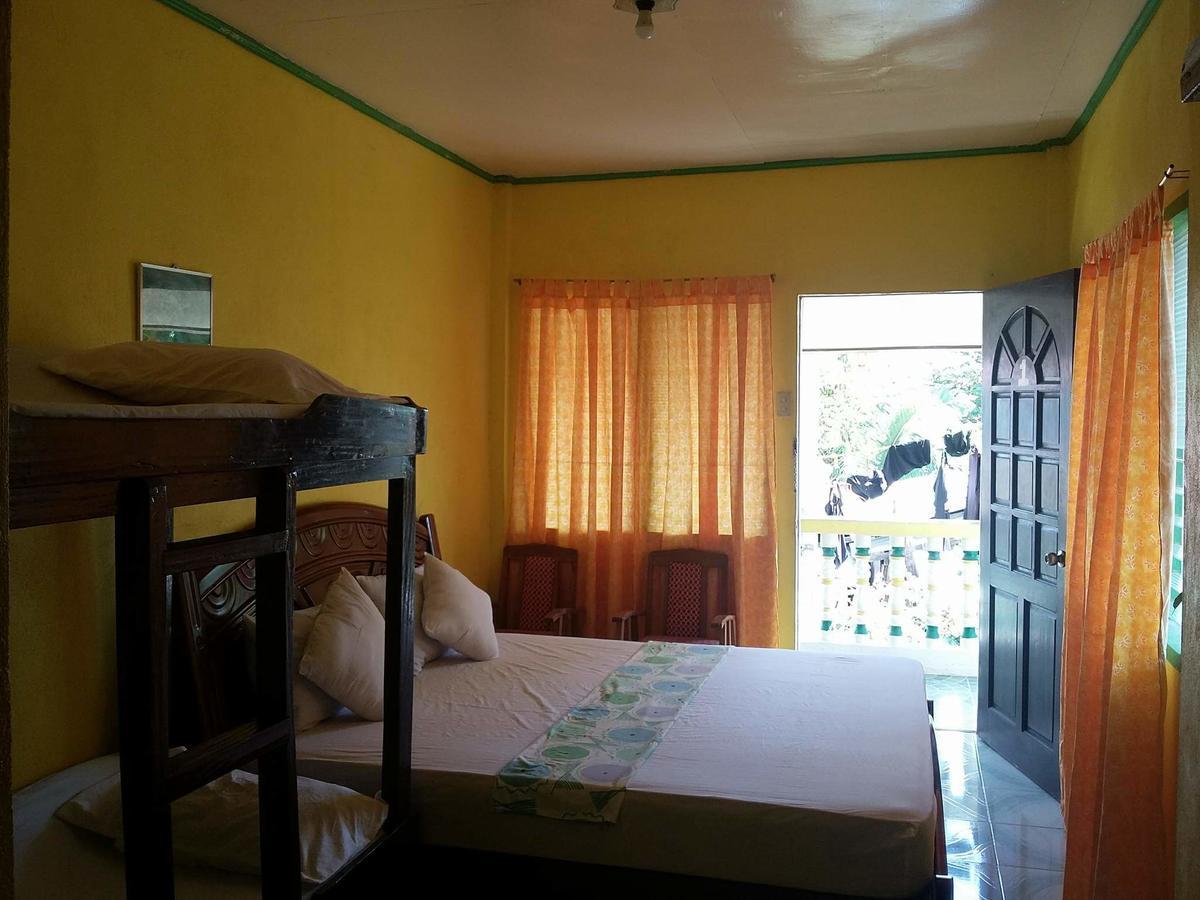 Guanna'S Place Room And Resto Bar Logon Exterior photo