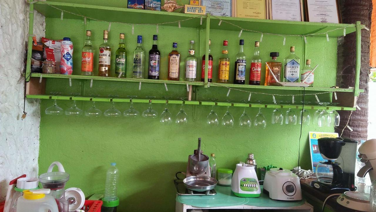 Guanna'S Place Room And Resto Bar Logon Exterior photo