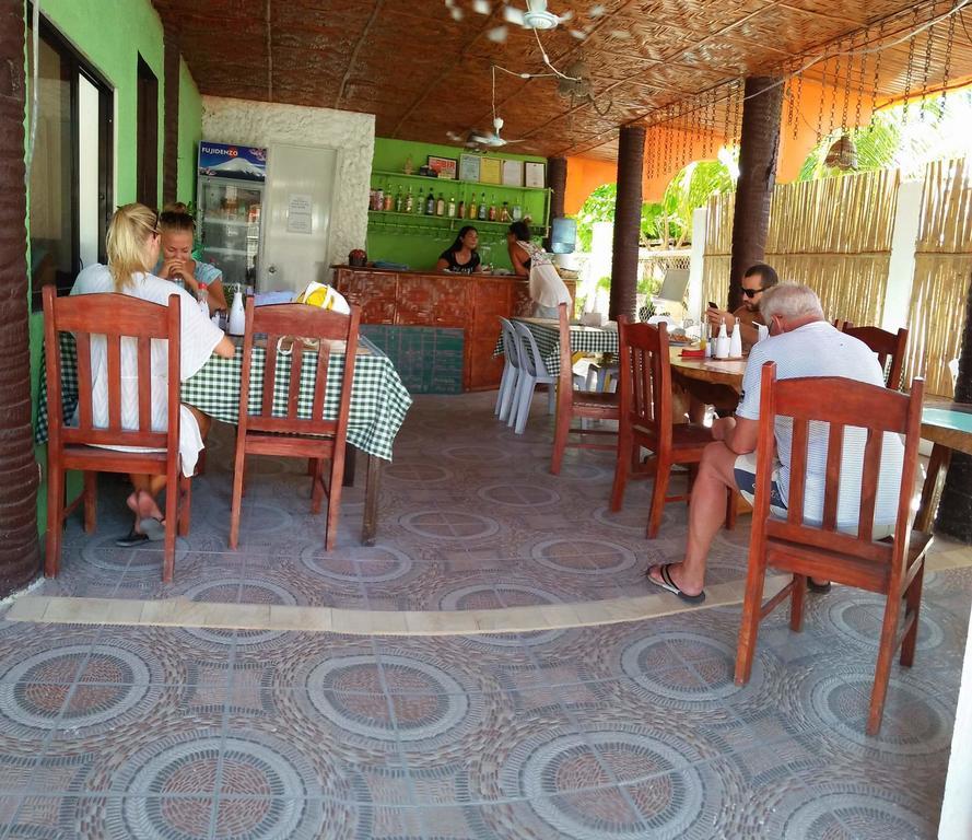 Guanna'S Place Room And Resto Bar Logon Exterior photo