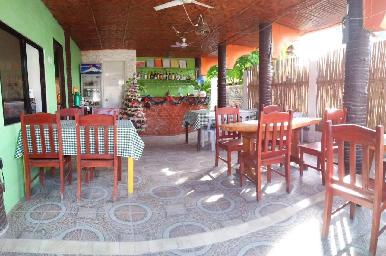 Guanna'S Place Room And Resto Bar Logon Exterior photo